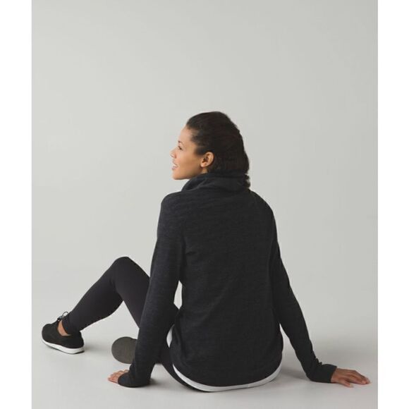 Lululemon In A Cinch Long Sleeve Tee
Heathered Black / Super Wide Load Stripe He - Picture 2 of 12